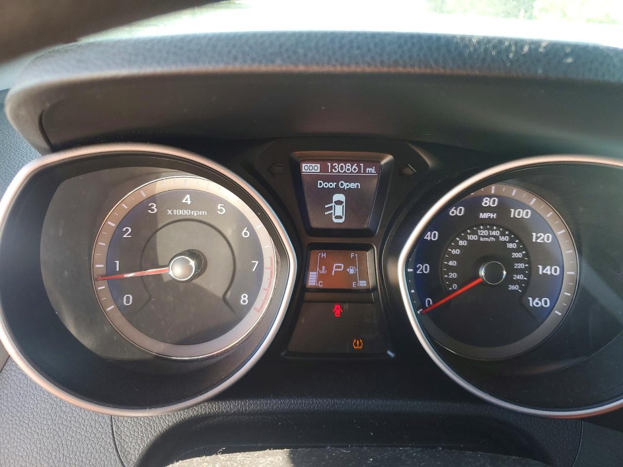 Hyundai ELANTRA Base