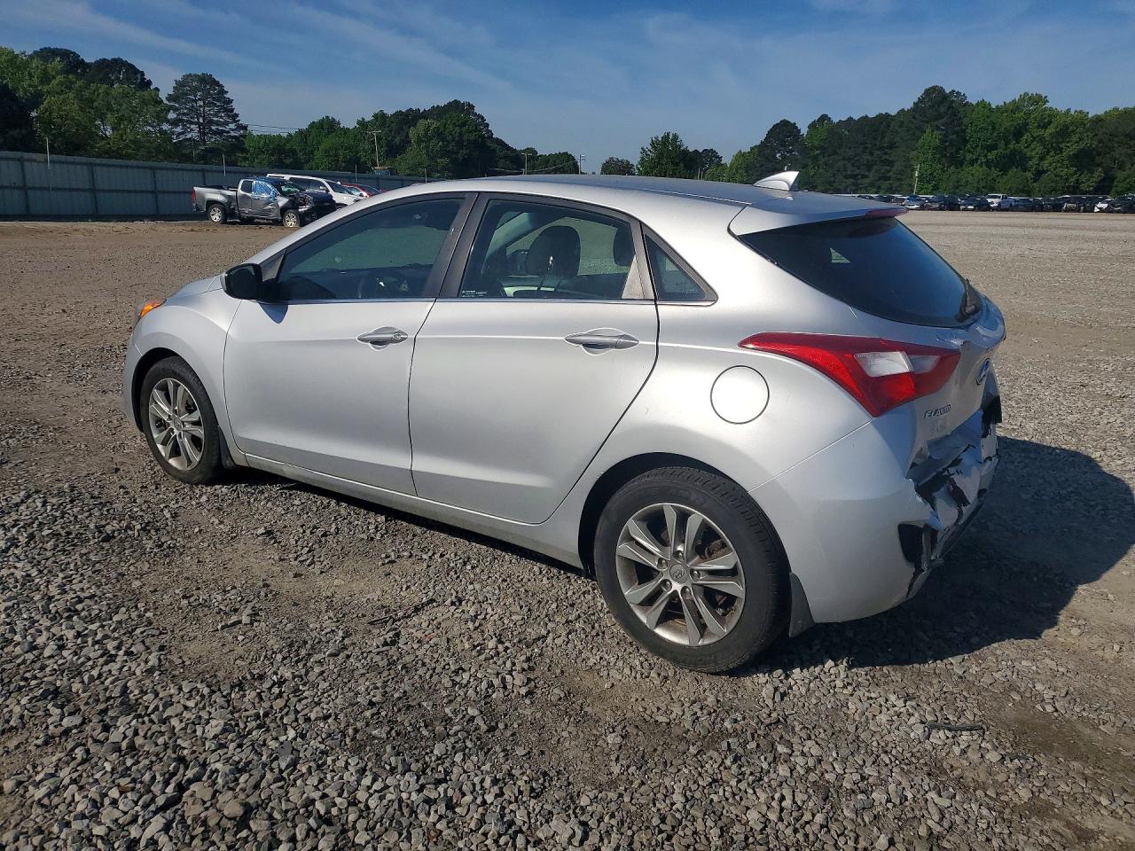 Hyundai ELANTRA Base
