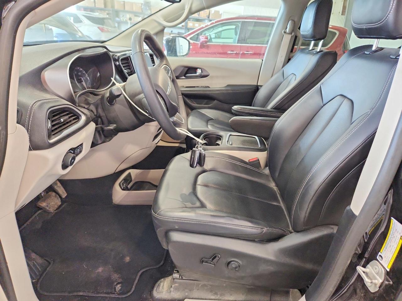 Chrysler Pacifica Touring L
