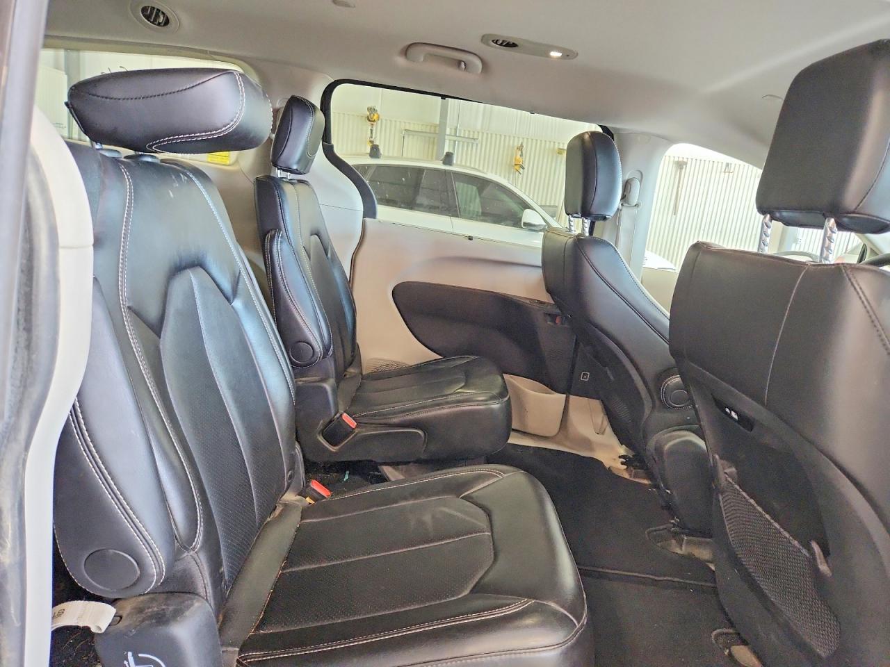Chrysler Pacifica Touring L