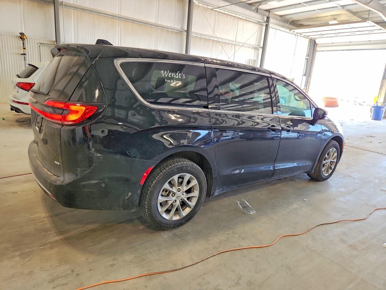 Chrysler Pacifica Touring L