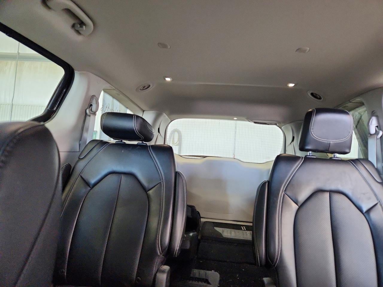 Chrysler Pacifica Touring L