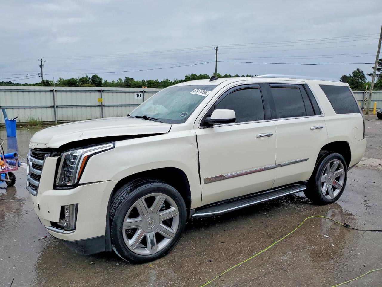 Salvage Cadillac Escalade Image