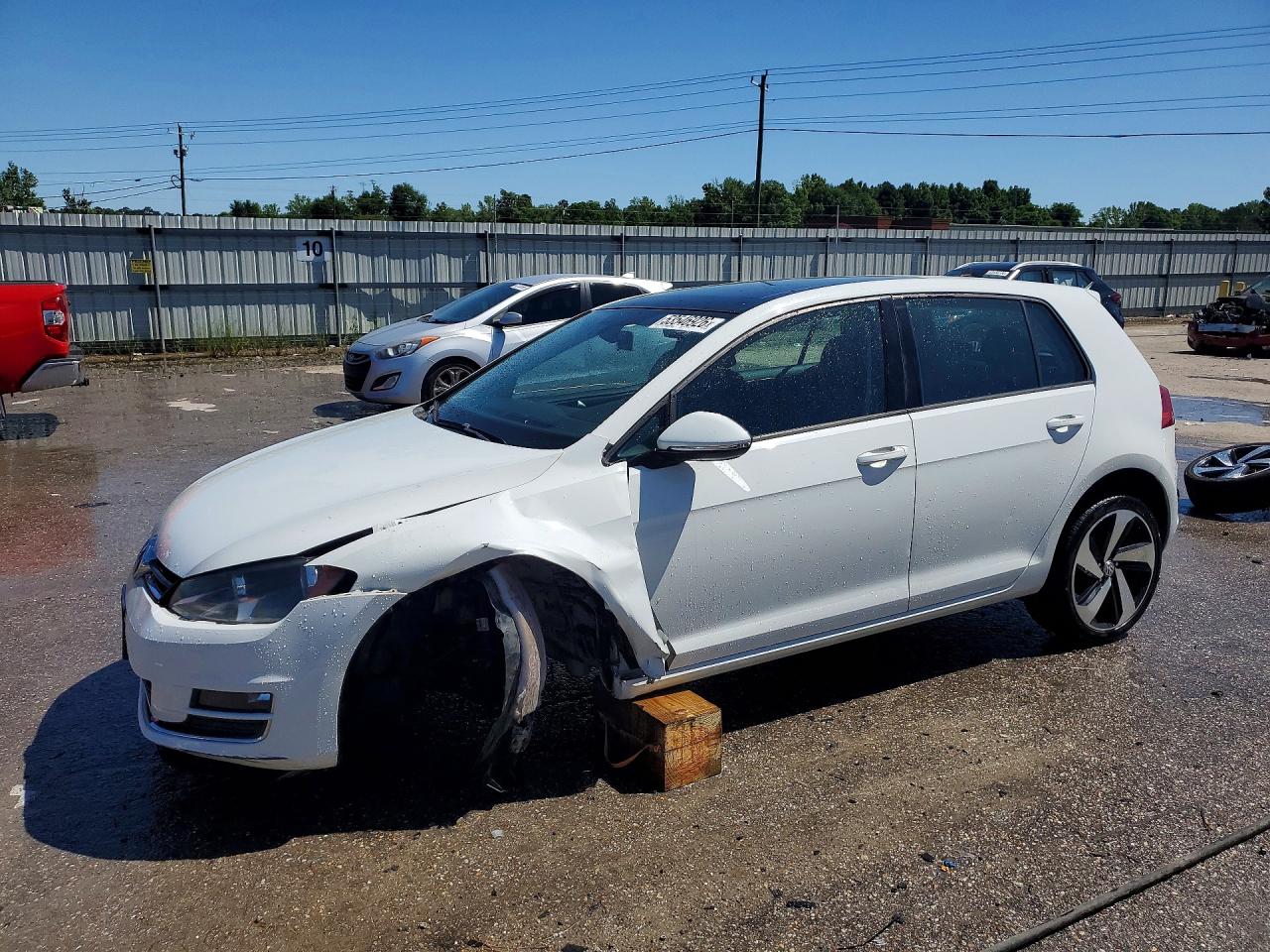 Salvage Volkswagen Golf Image