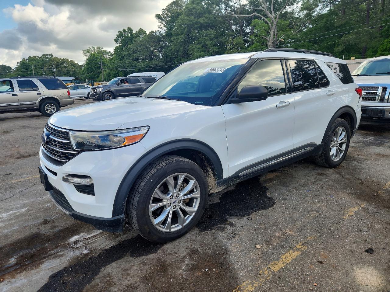 Salvage Ford Explorer Image