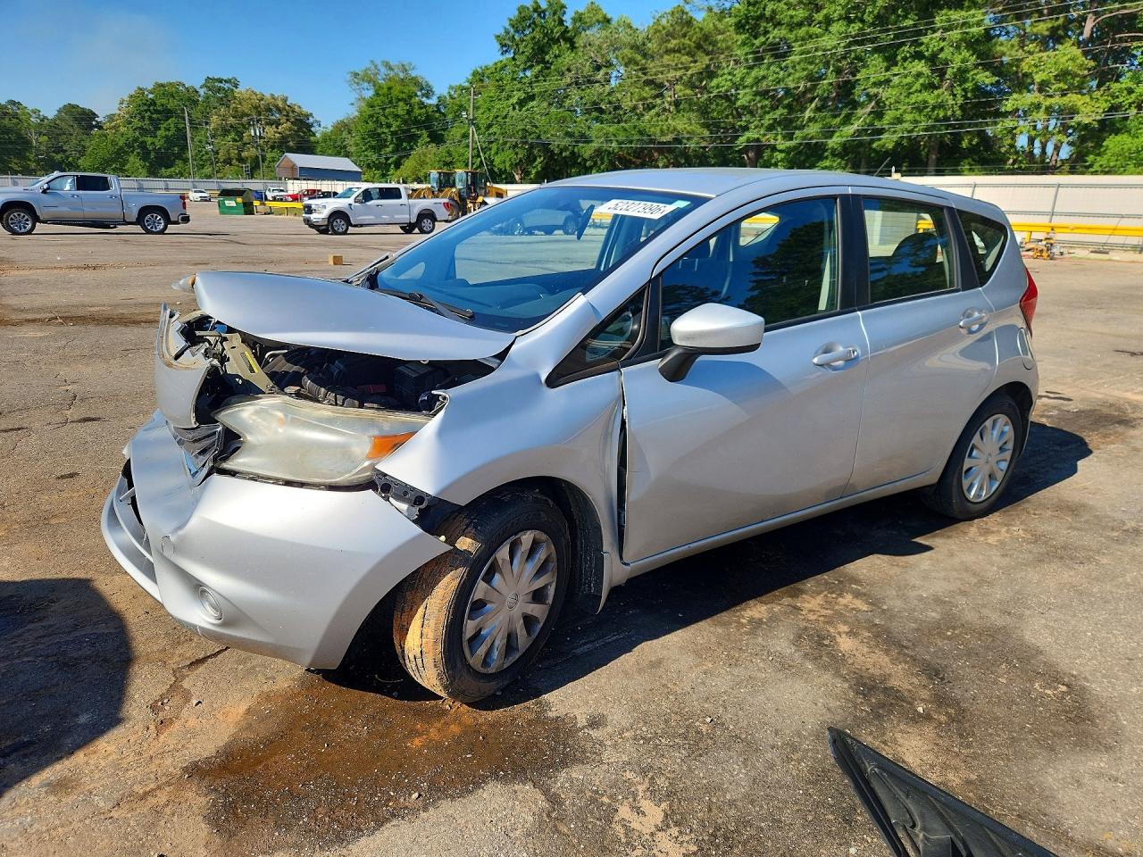 Salvage Nissan Versa Image