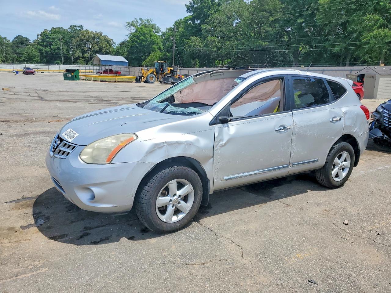 Salvage Nissan Rogue Image