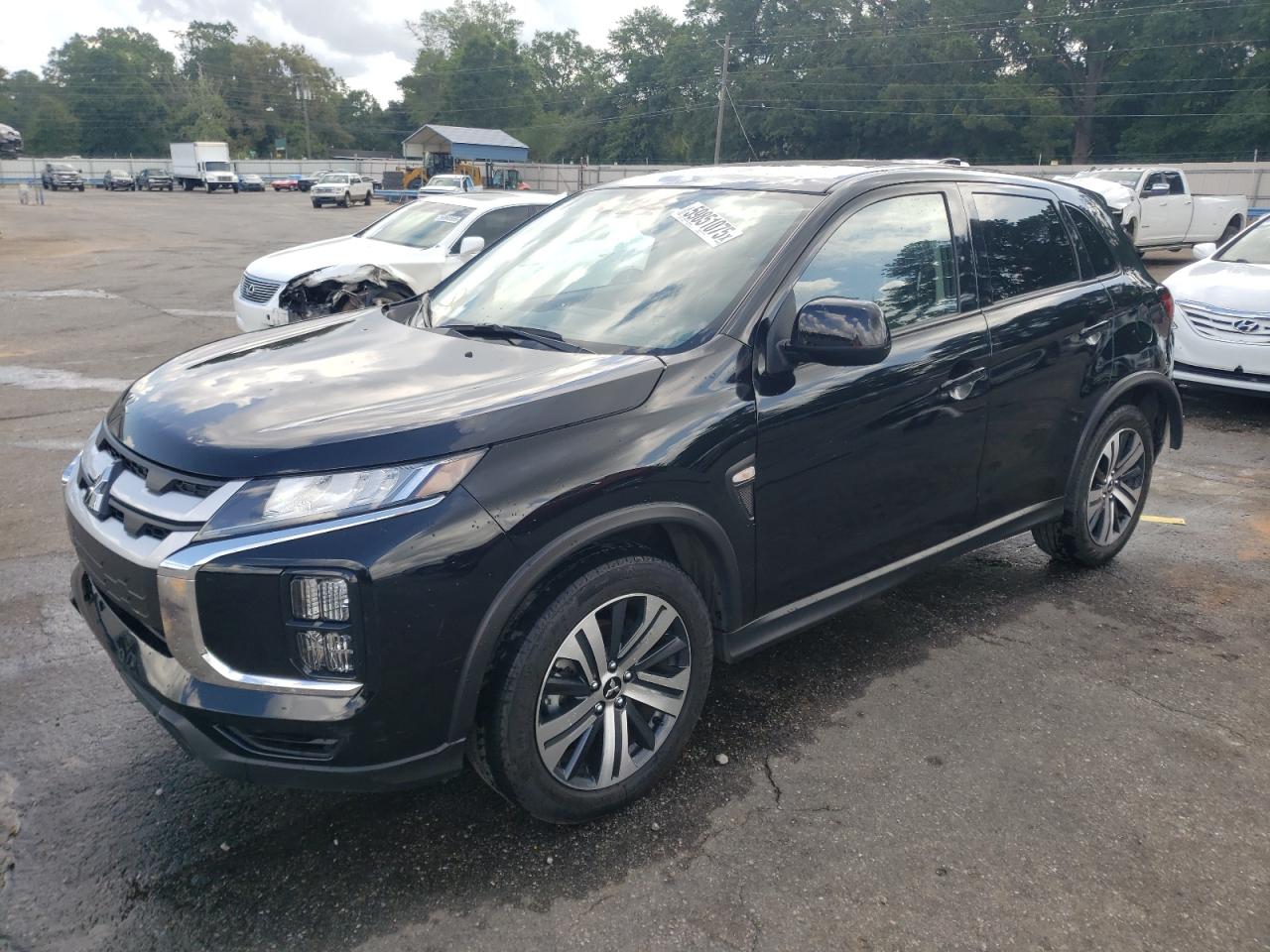 Salvage Mitsubishi Outlander Image