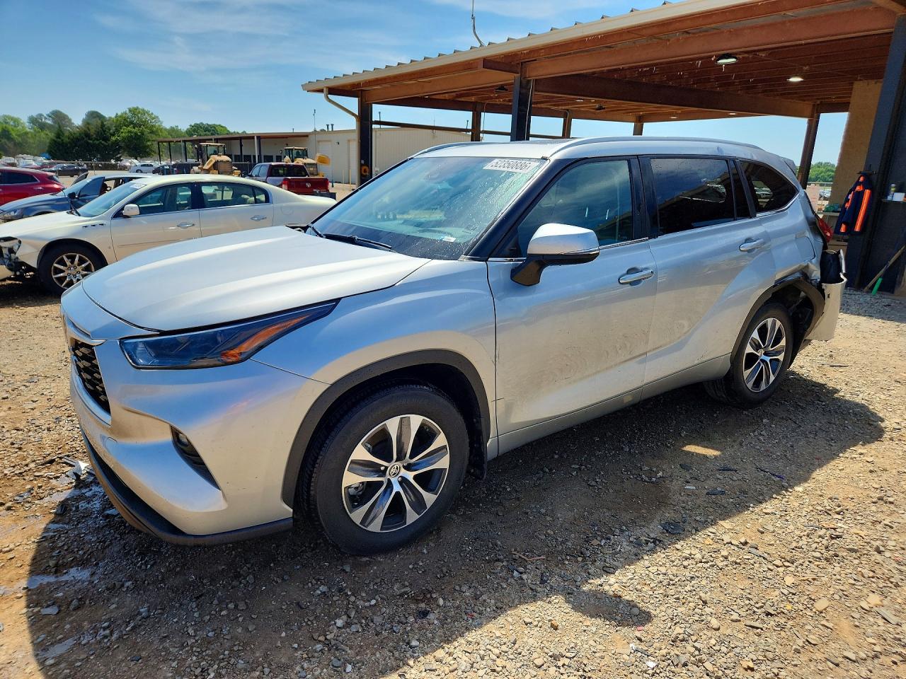 Salvage Toyota Highlander Image