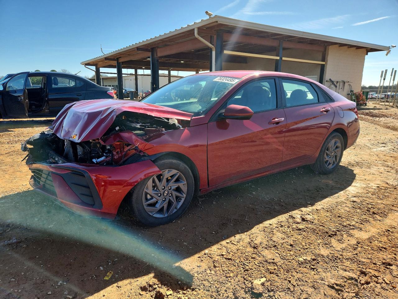 Salvage Hyundai ELANTRA Image