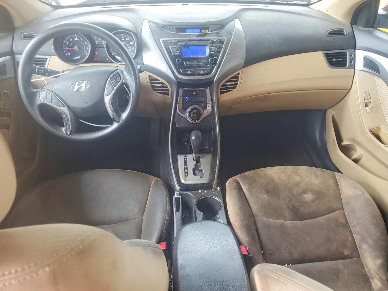 Hyundai ELANTRA