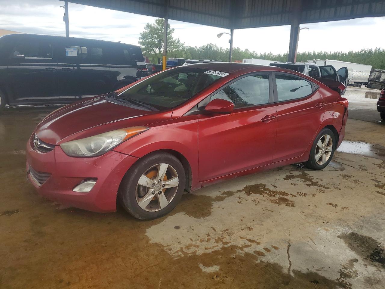 Salvage Hyundai ELANTRA Image