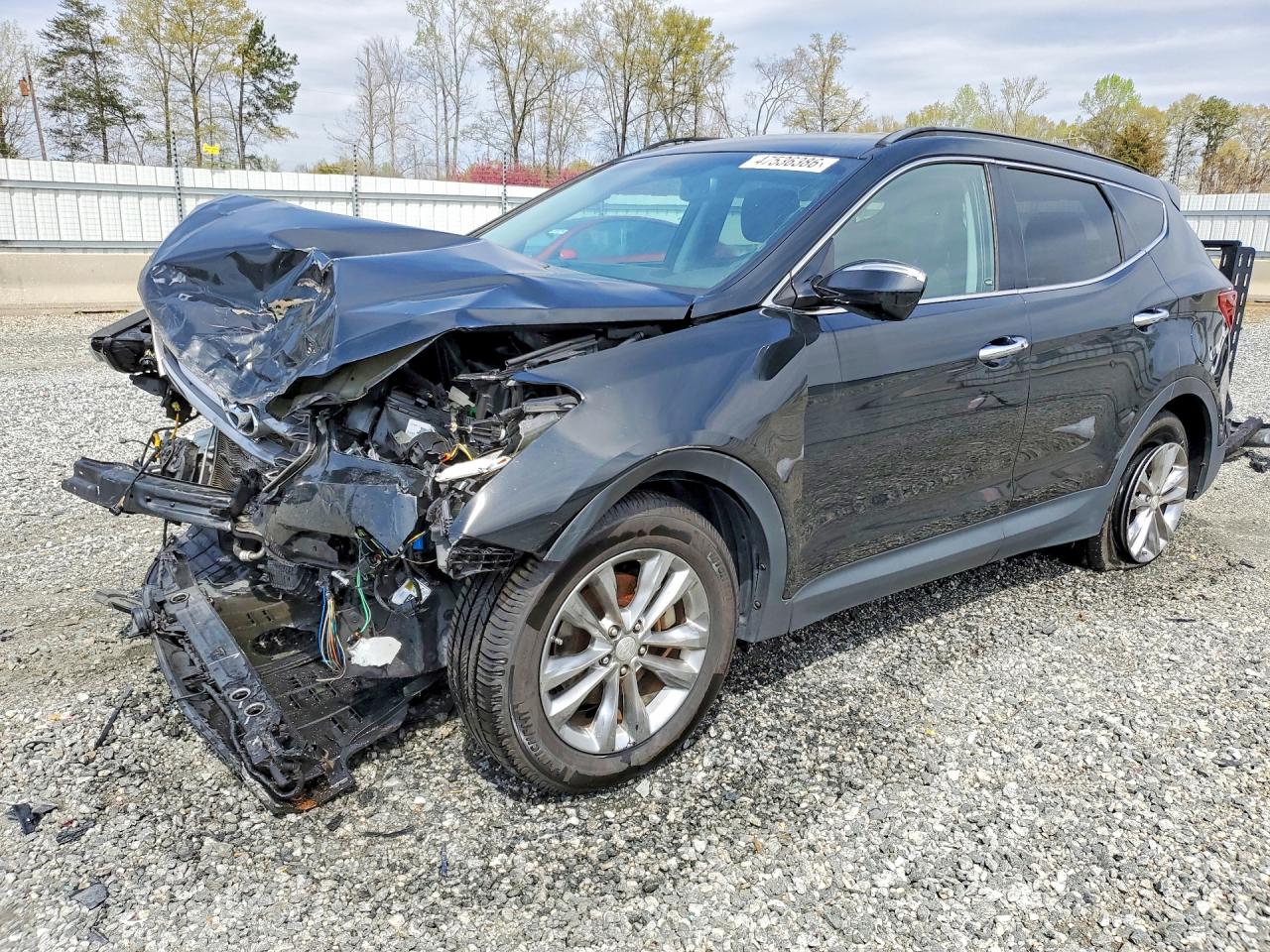 Salvage Hyundai SANTA FE Image