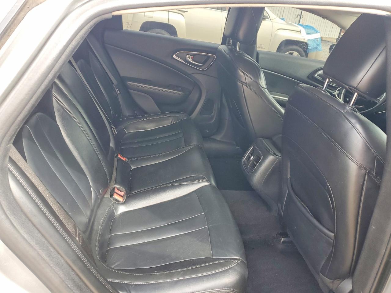Chrysler 200 C