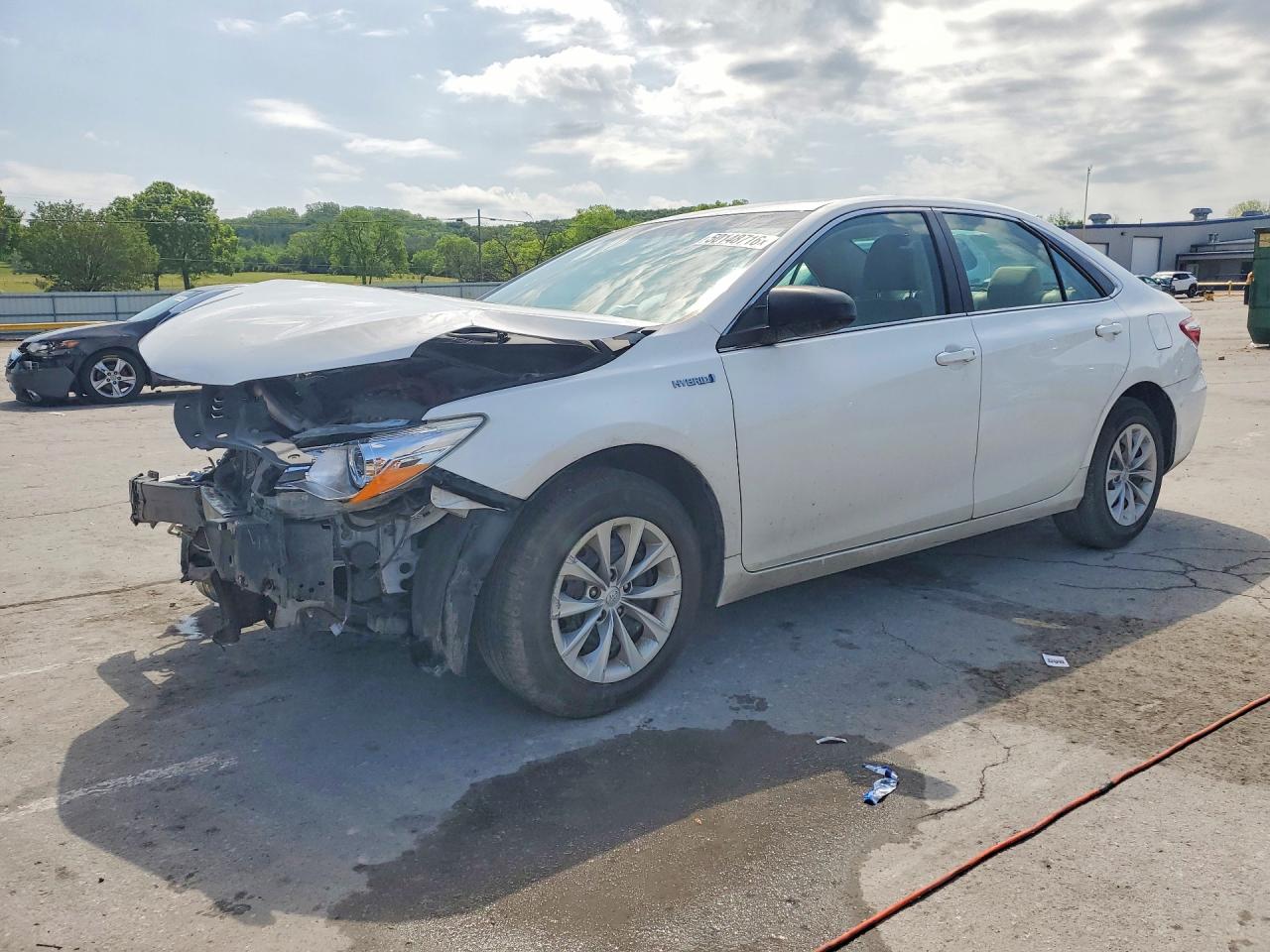 Salvage Toyota Camry Image