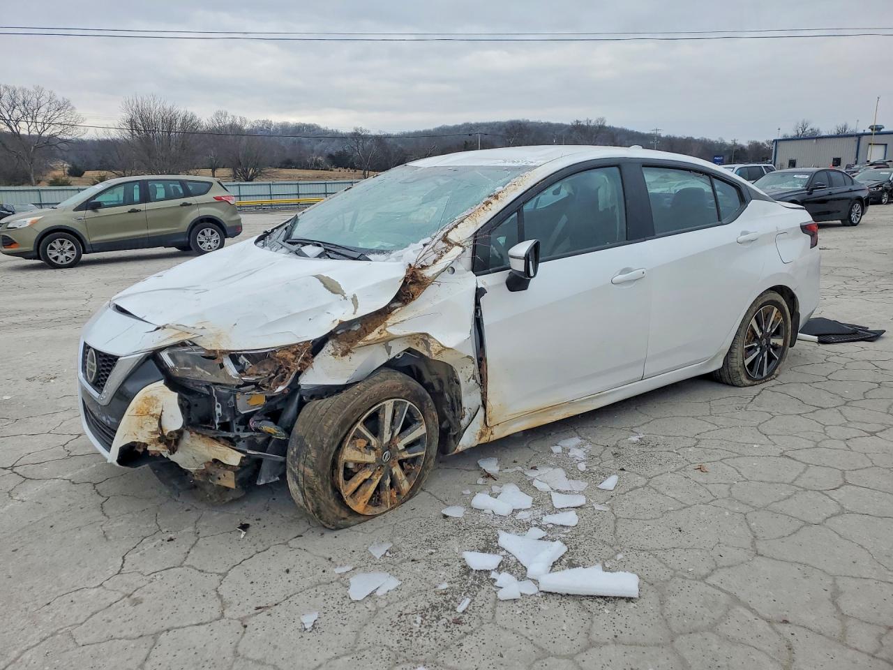 Salvage Nissan Versa Image
