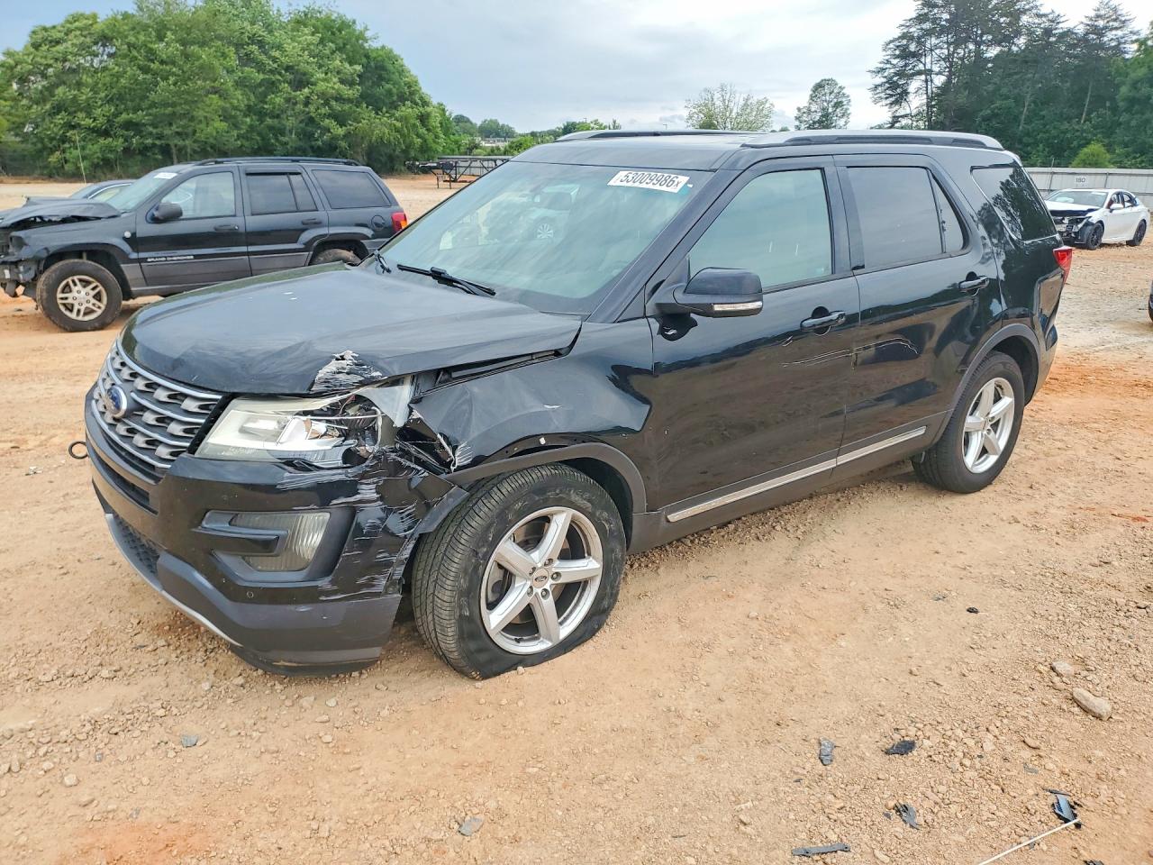 Salvage Ford Explorer Image