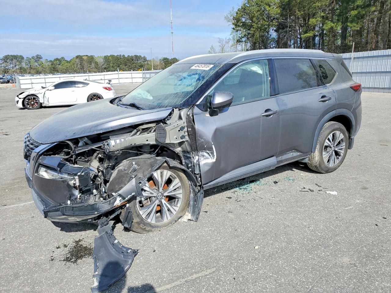 Salvage Nissan Rogue Image