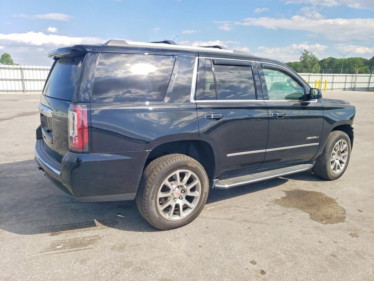 GMC Yukon Denali
