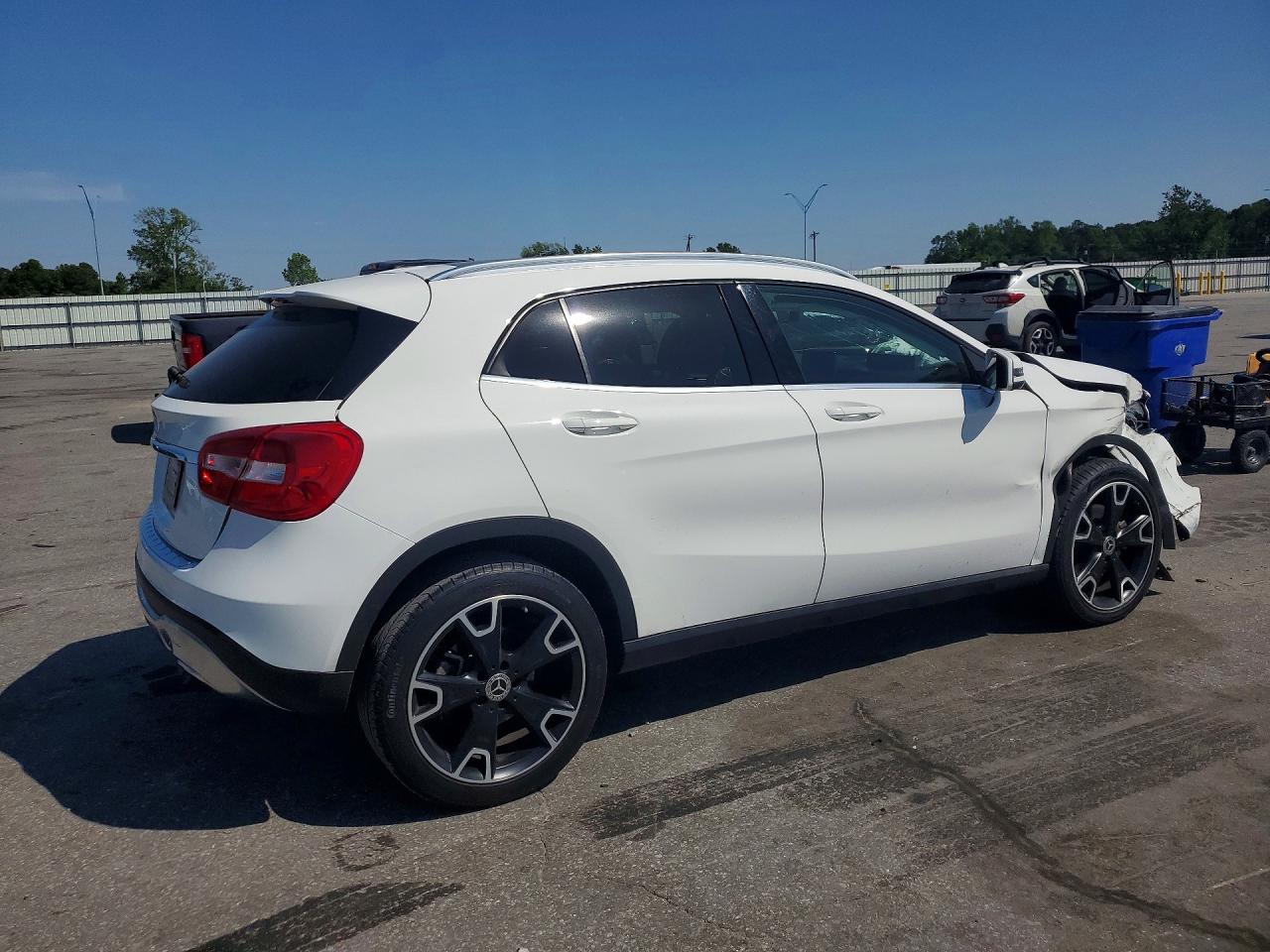 Mercedes-Benz GLA 250