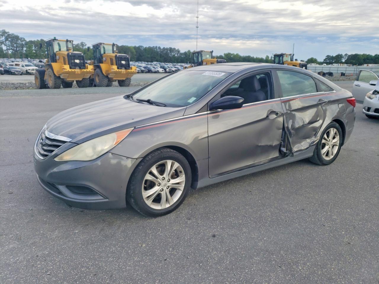 Salvage Hyundai SONATA Image