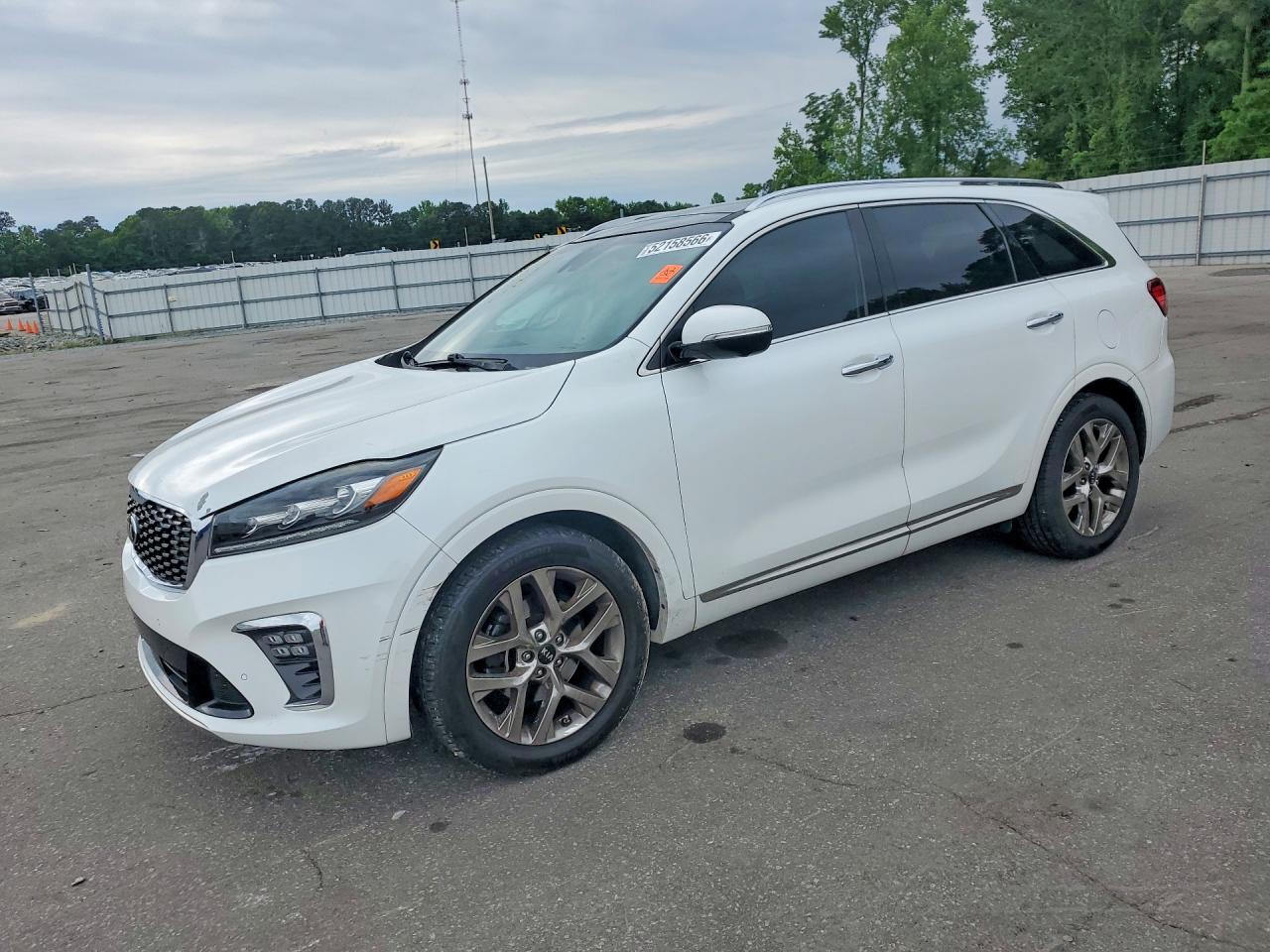 Salvage Kia Sorento Image