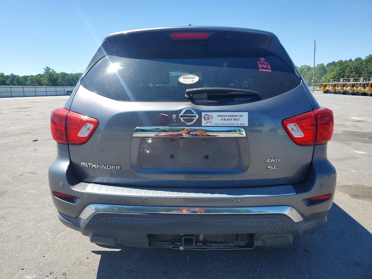 Nissan Pathfinder Sl