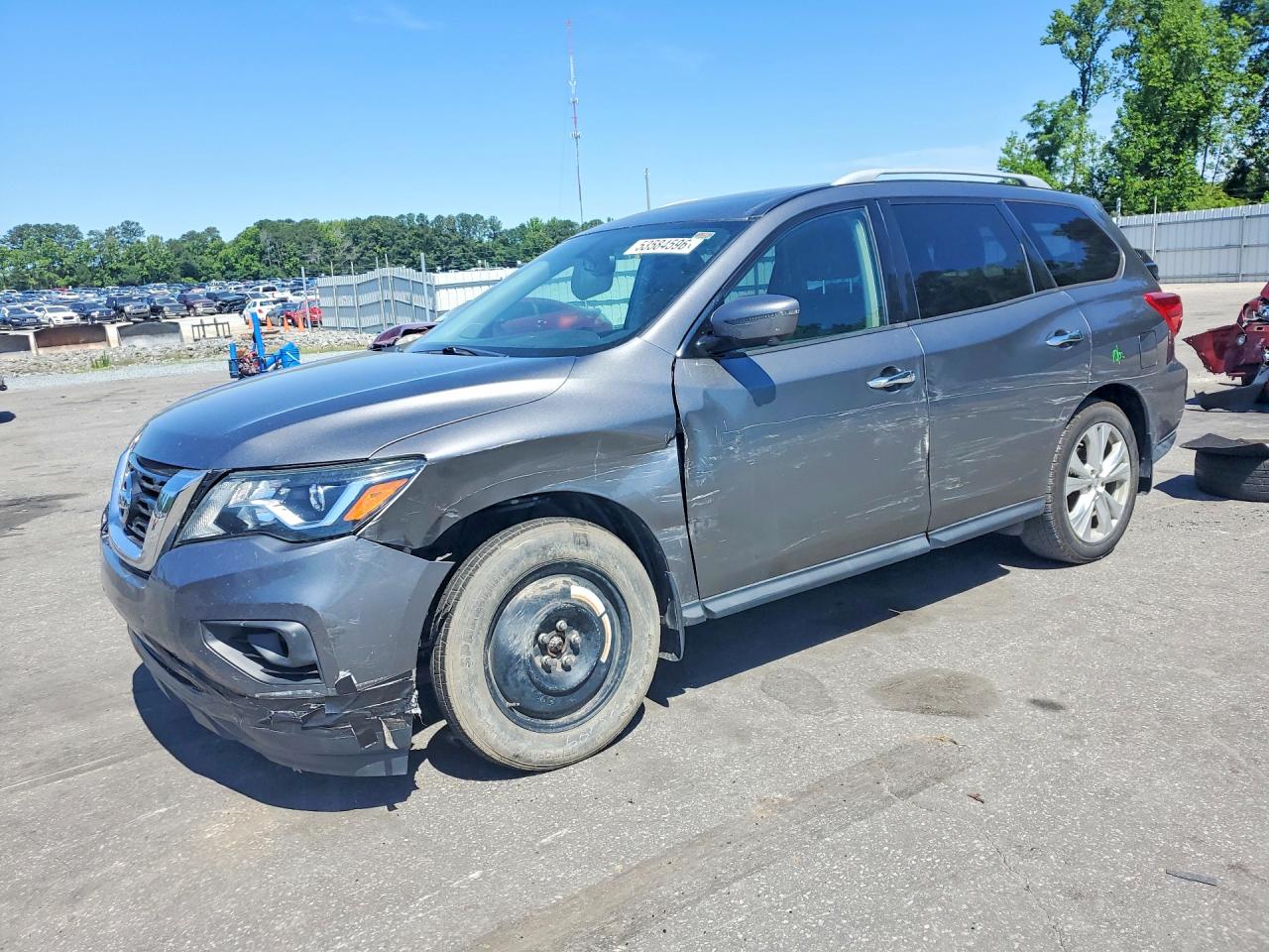 Salvage Nissan Pathfinder Image