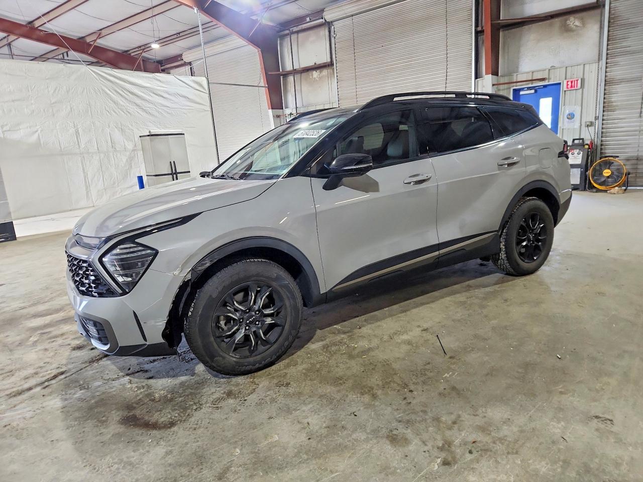 Salvage Kia Sportage Image