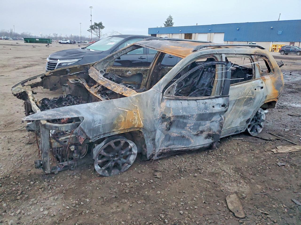 Salvage Jeep Cherokee Image