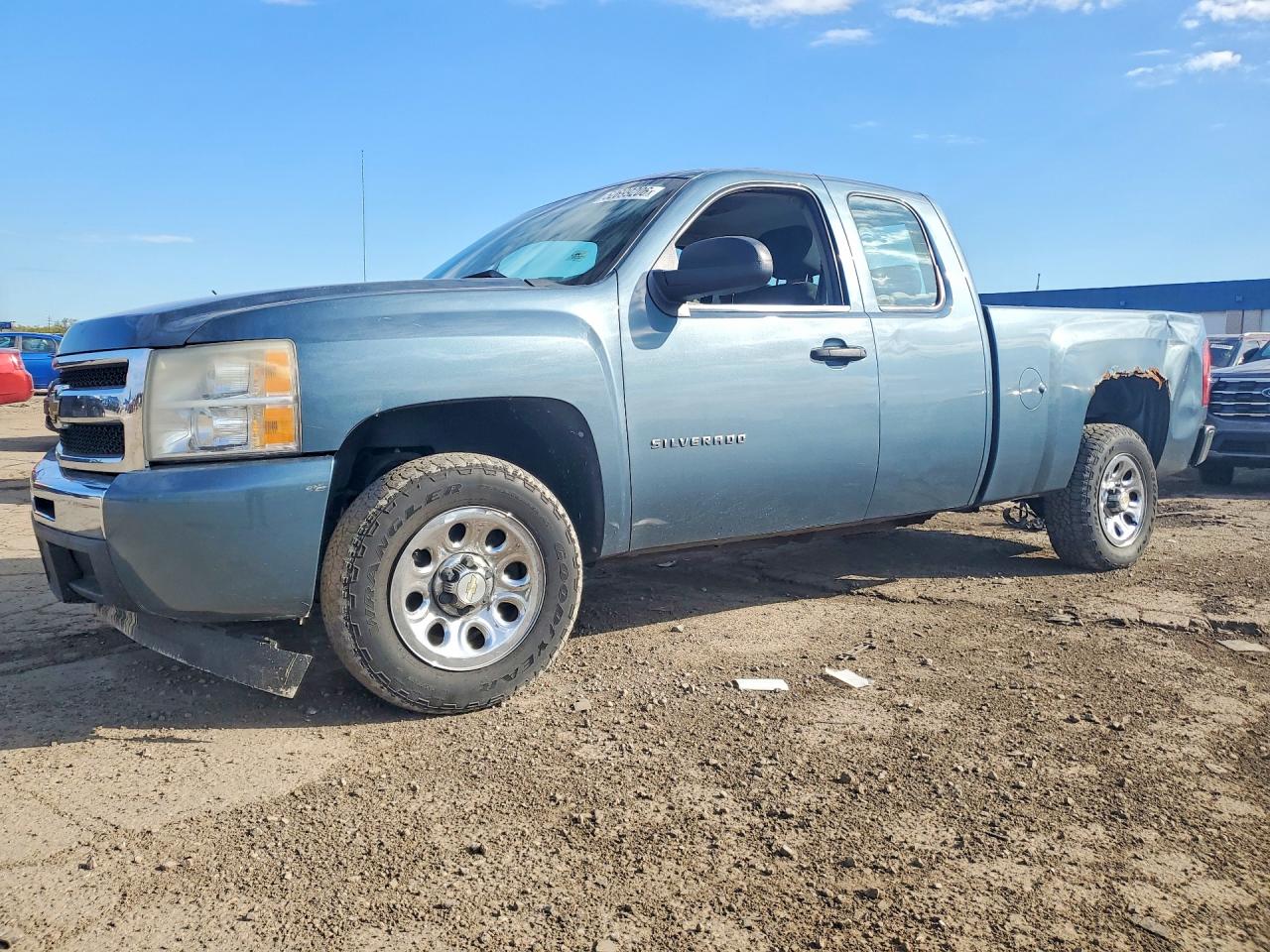 Salvage Chevrolet Silverado Image