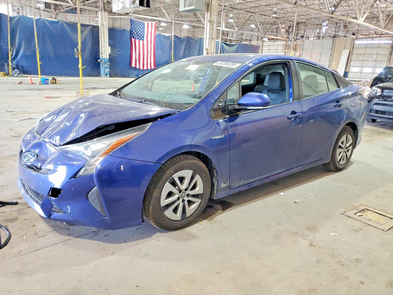 Salvage Toyota Prius Image