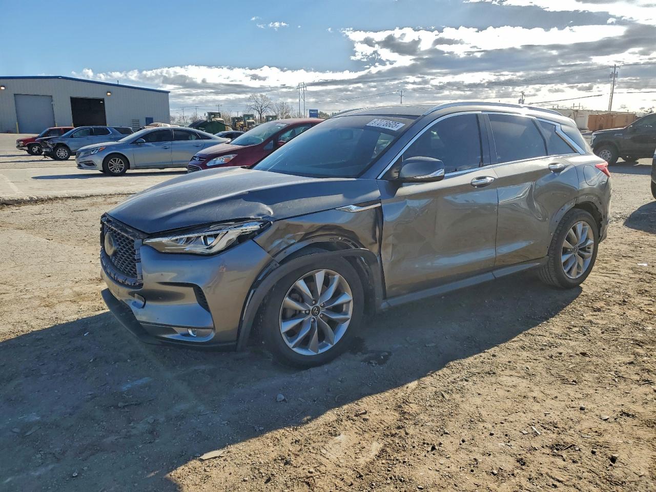 Salvage INFINITI Qx Image