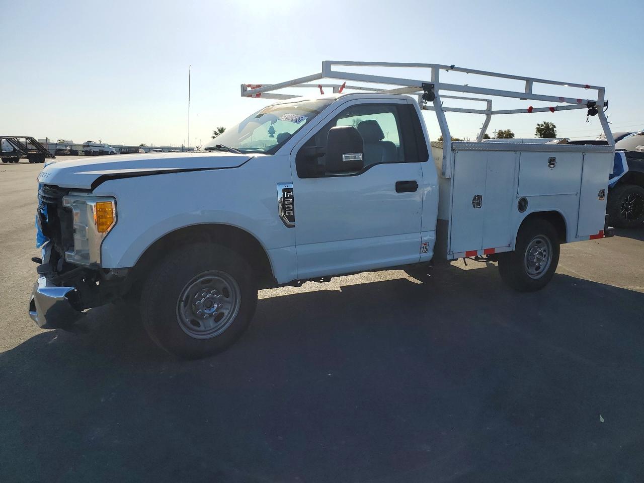 Salvage Ford F-250 Image