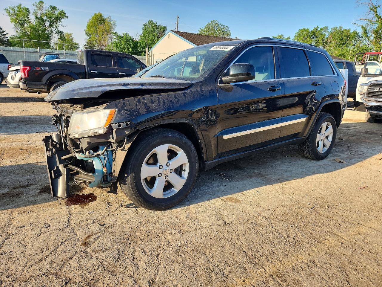Salvage Jeep Cherokee Image