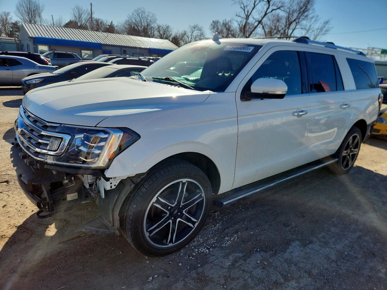 Salvage Ford Expedition Image
