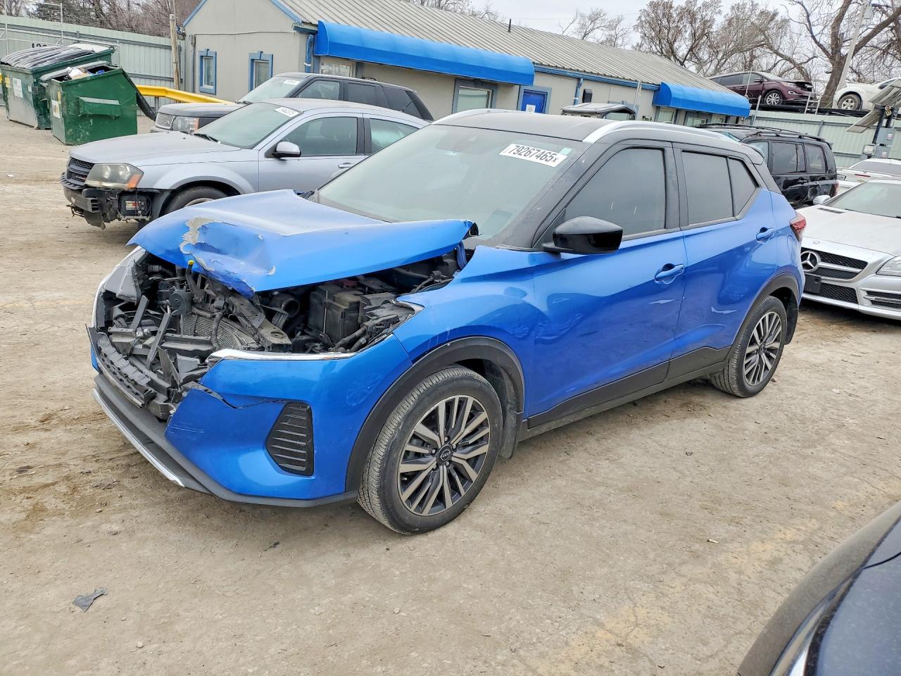 Salvage Nissan Kicks Image