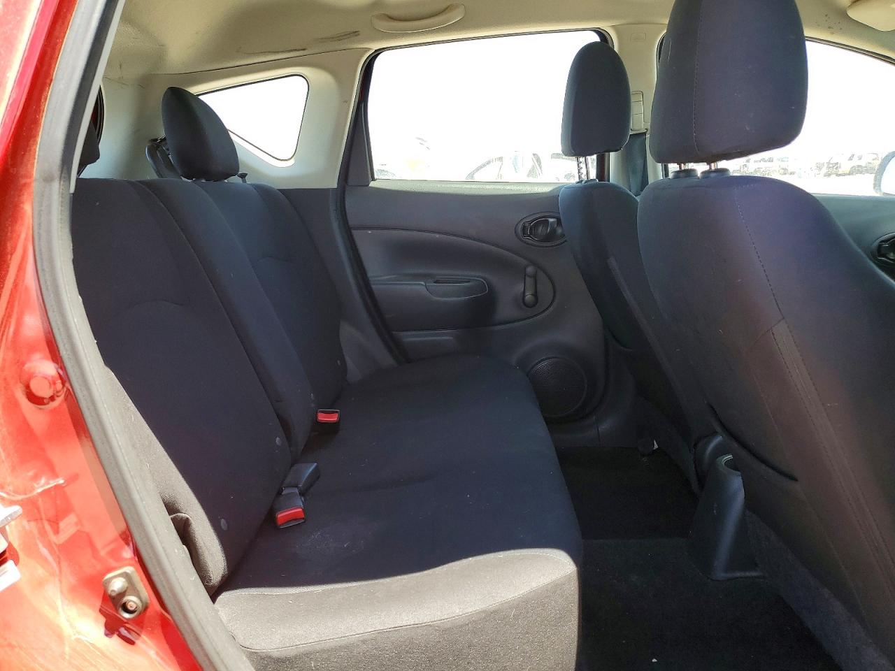 Nissan Versa S
