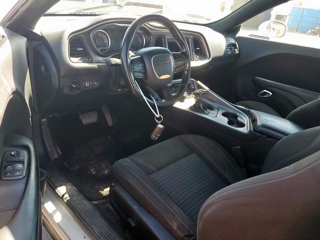Dodge Challenger Sxt