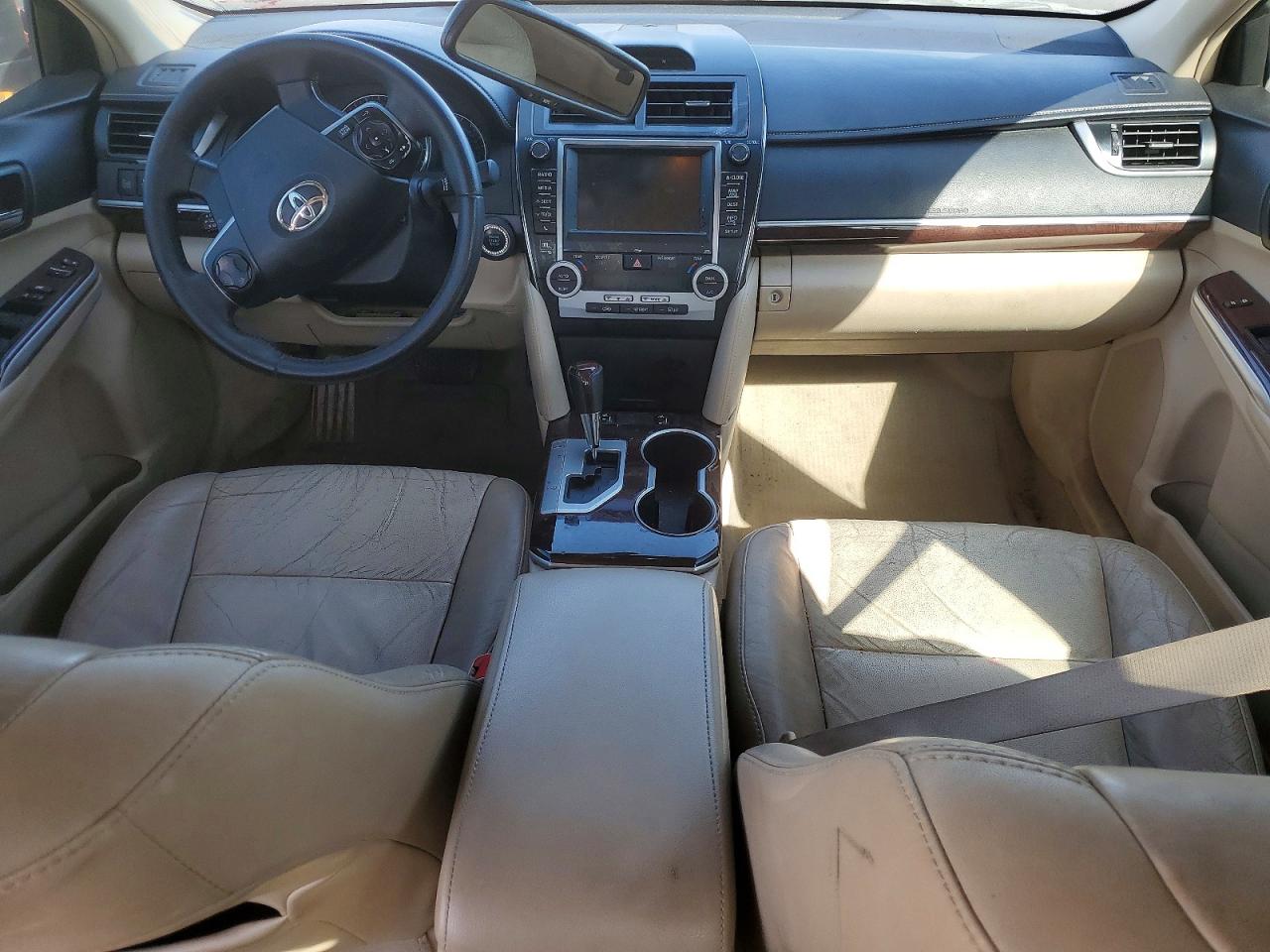 Toyota Camry Xle V6