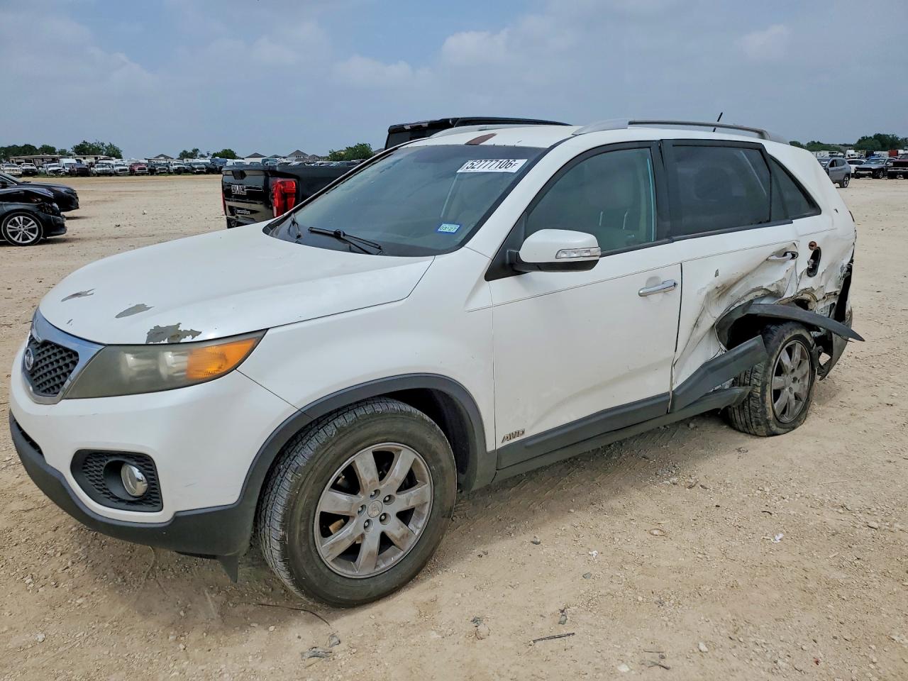 Salvage Kia Sorento Image
