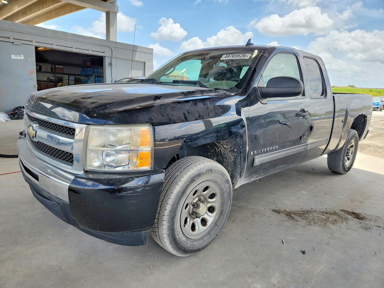 Salvage Chevrolet Silverado Image