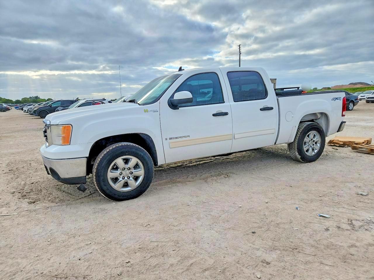 Salvage GMC Sierra Image