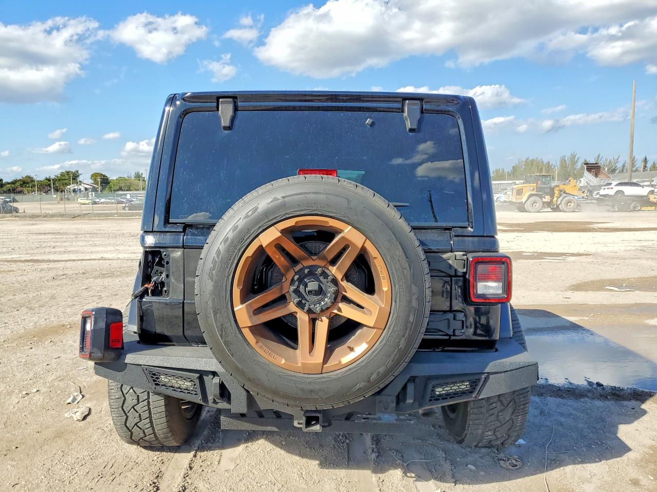 Jeep Wrangler Sahara