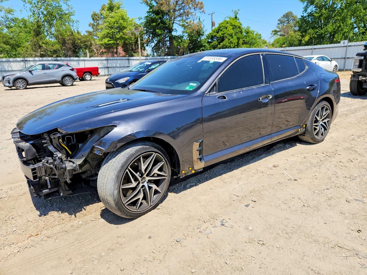 Salvage Kia Stinger Image