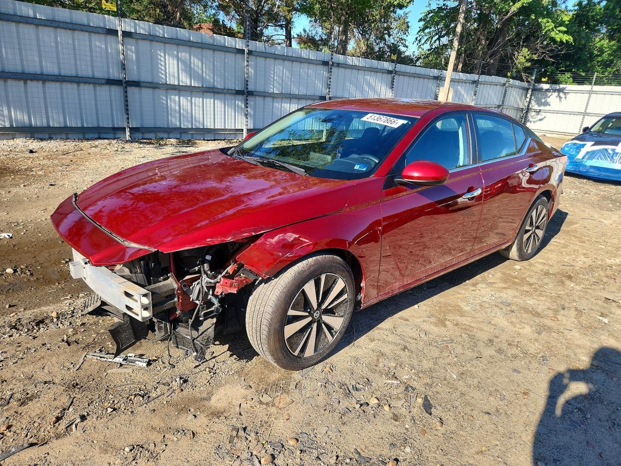 Salvage Nissan Altima Image