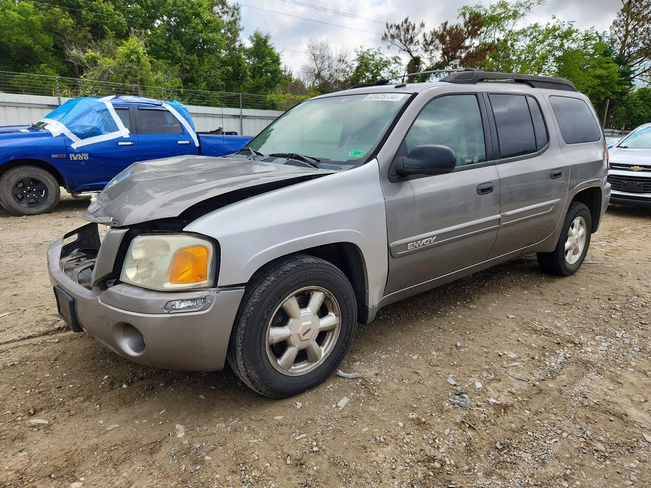 Salvage GMC Envoy Image