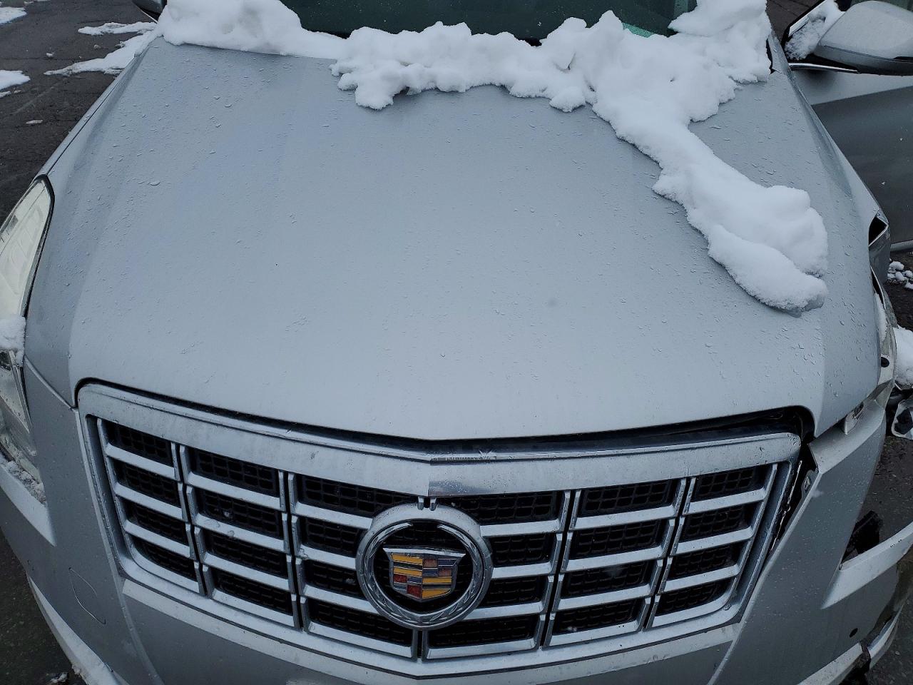 Cadillac XTS Luxury Collection
