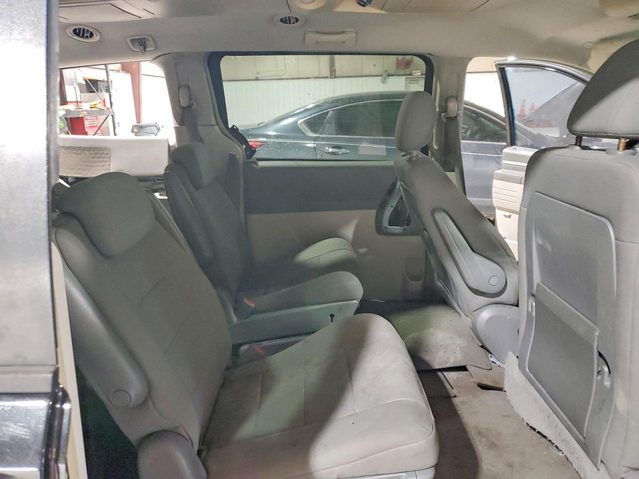 Dodge Caravan Sxt