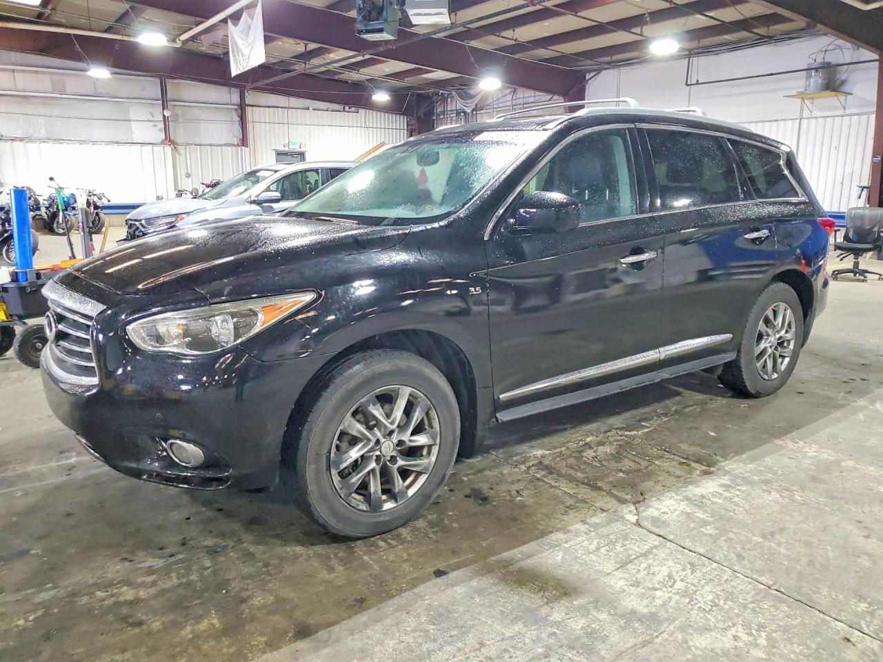 Salvage INFINITI Qx Image